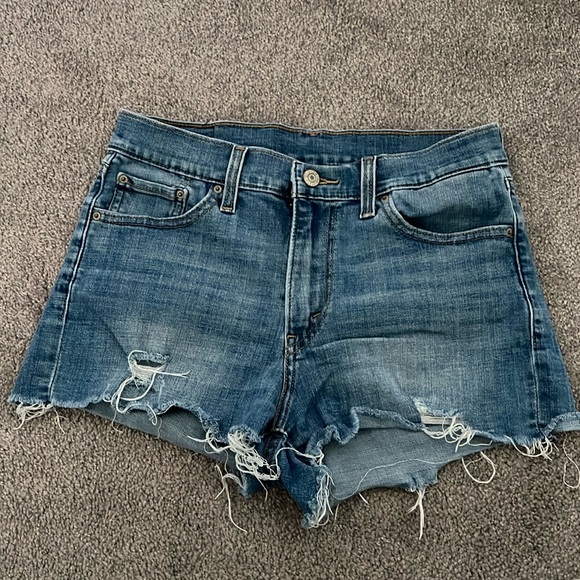 Levi’s High Waisted Shorts - Picture 1 of 4